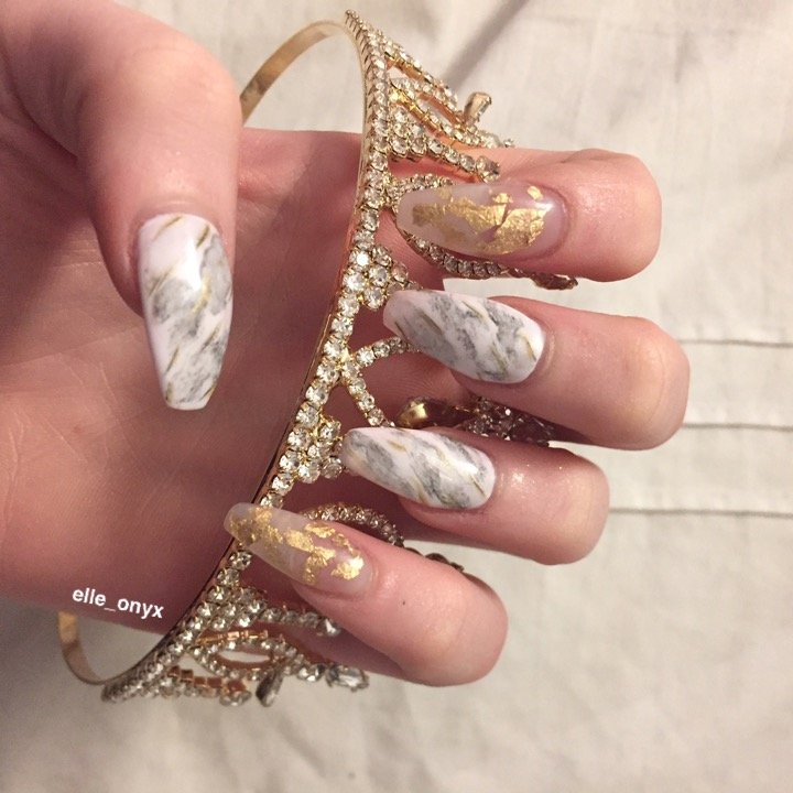 marble nails white gray with golden flakes s media cache ak0.pinimg.com 1f64f828dc653c3d1f11ad8efda15cdd