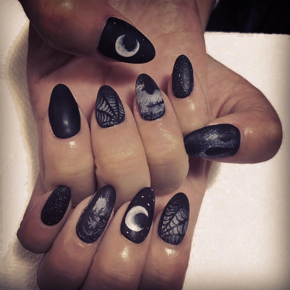 Halloween nails forest in the nights h BYpVzP0jetO