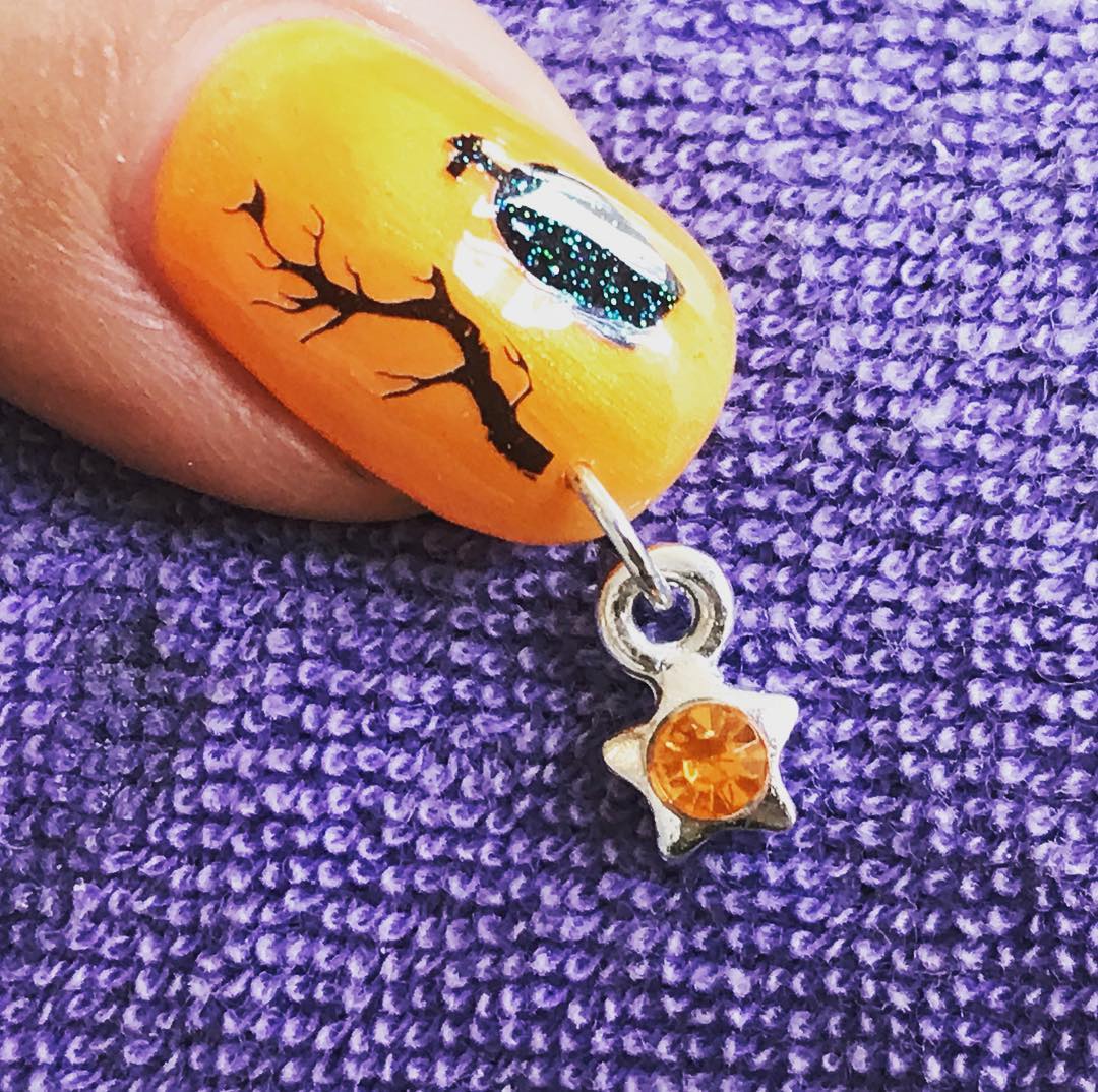 Halloween nails tree and gravestone on orange with piercing BYolNhwDhjv