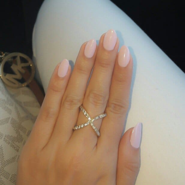 Perfect rose almond nails