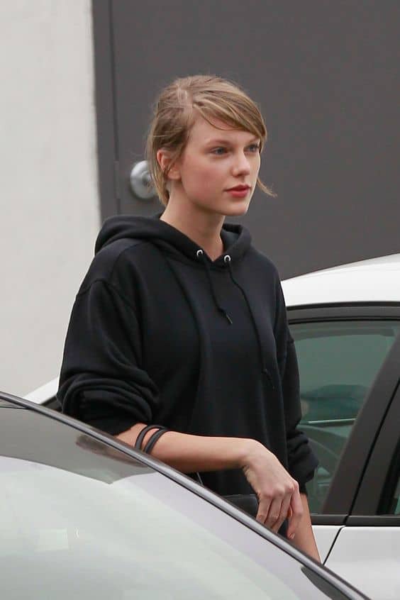 taylor swift in casual