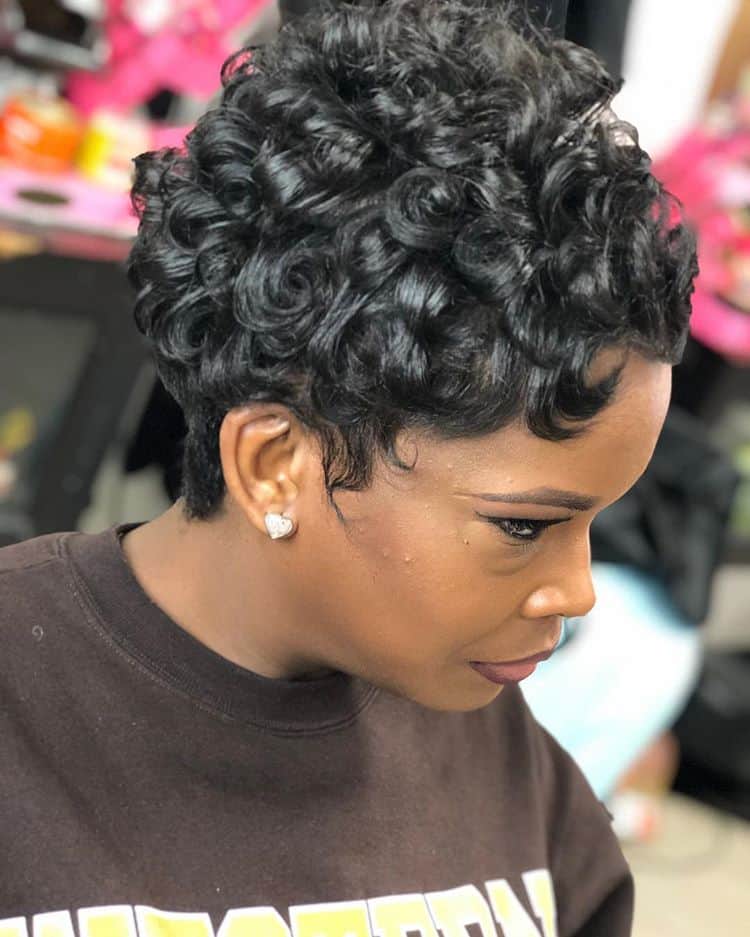 25 Stylish and Modern Short Hairstyles for Black Women