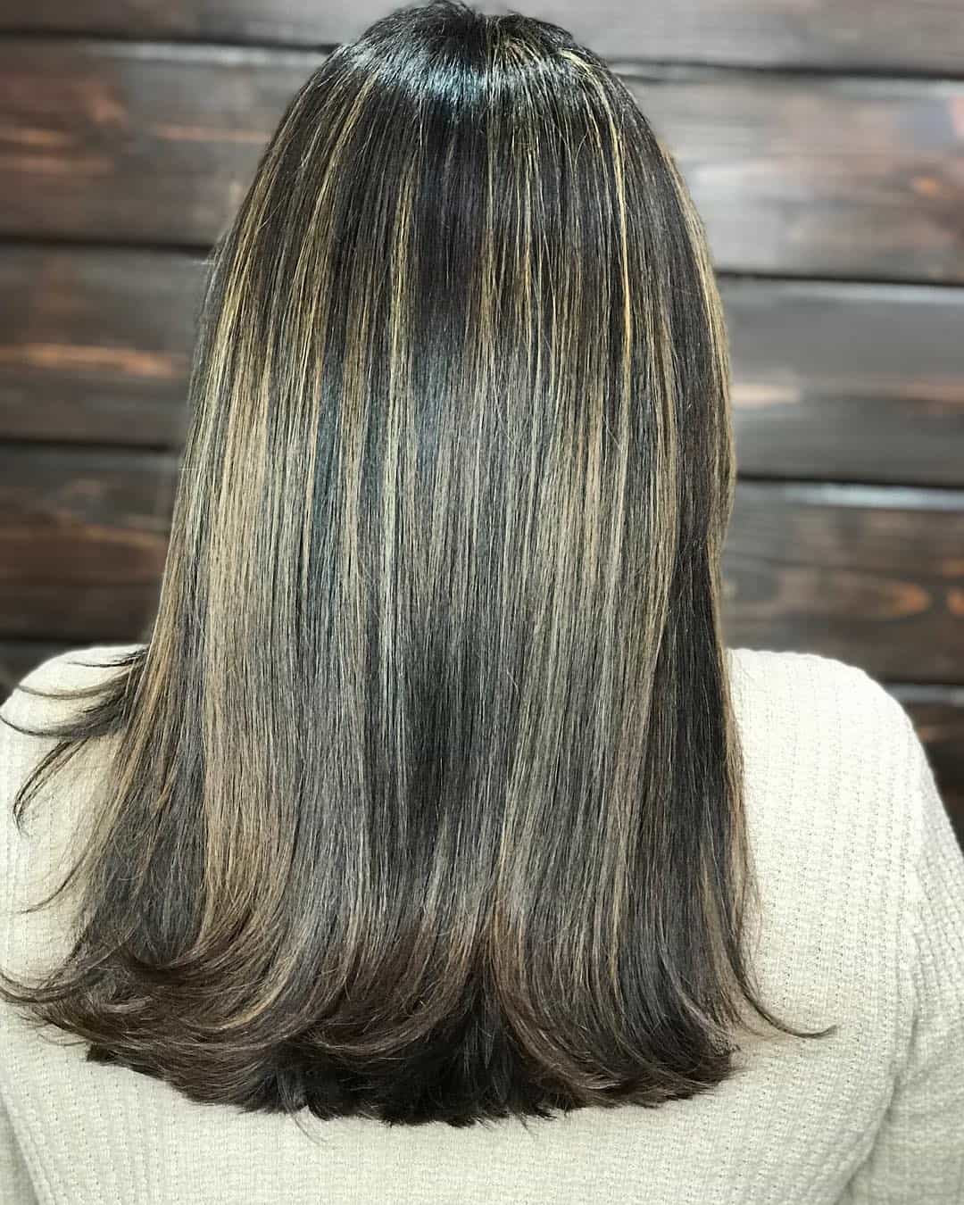 Straight Dark Brown With Caramel Drizzle