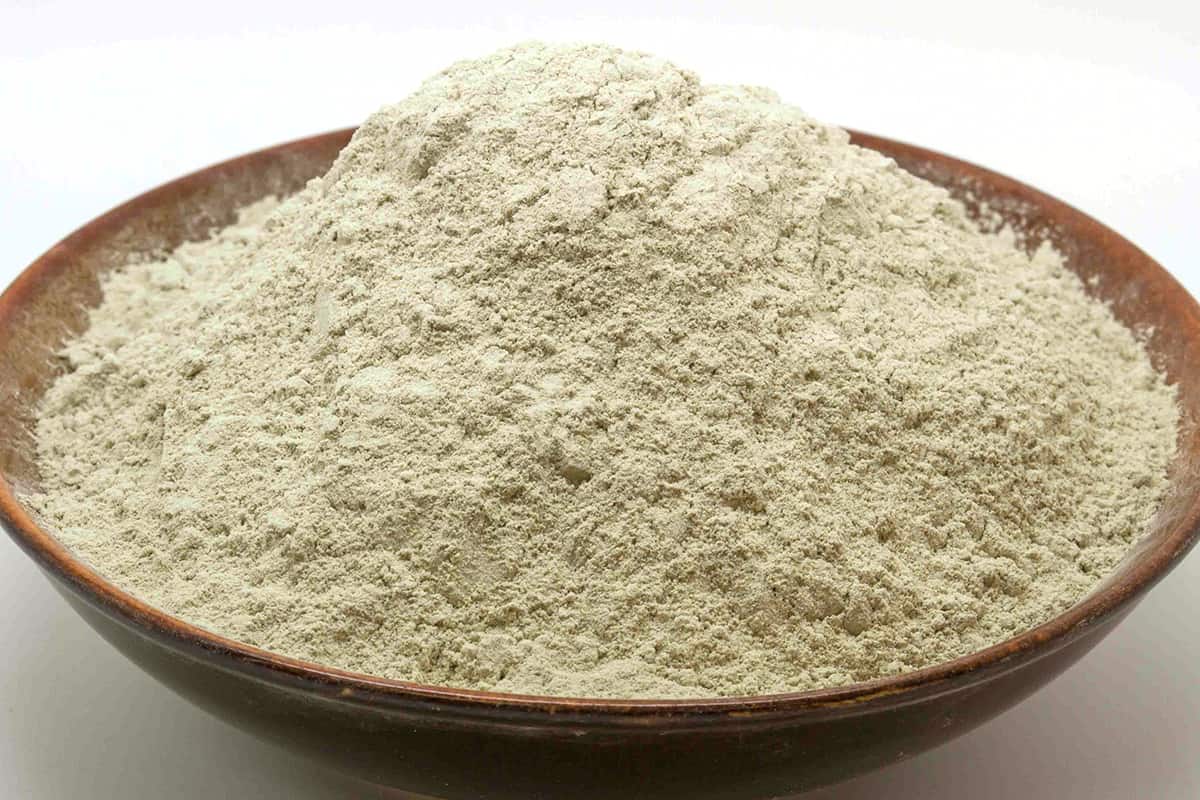 Bentonite clay